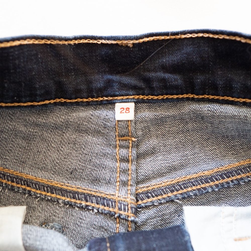 Dark Wash Levi's Cuffed Denim Jean Shorts‎ - Picture 3 of 7